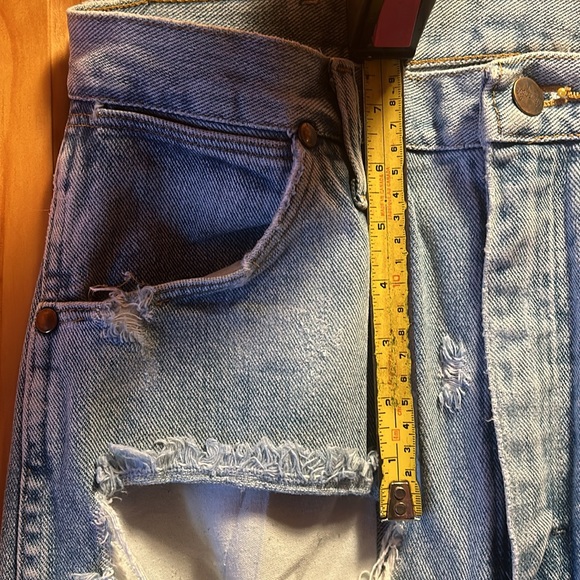WRANGLER - High Rise - Vintage Jeans - Weathered Tears’ - Size: W30”/L30” - Picture 2 of 7